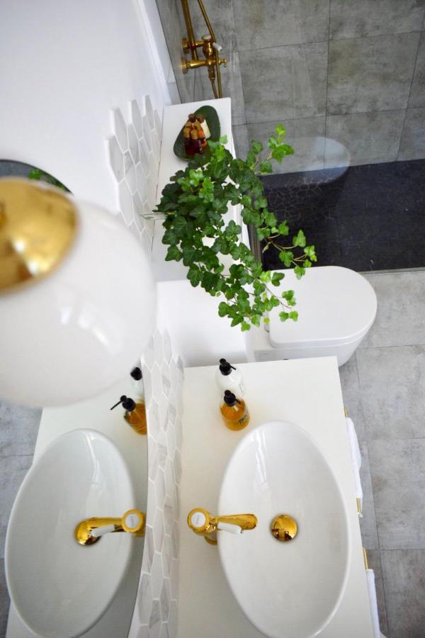Voya Nordic Apartment-A Luxury Oasis In The Old Town Braşov Exteriör bild